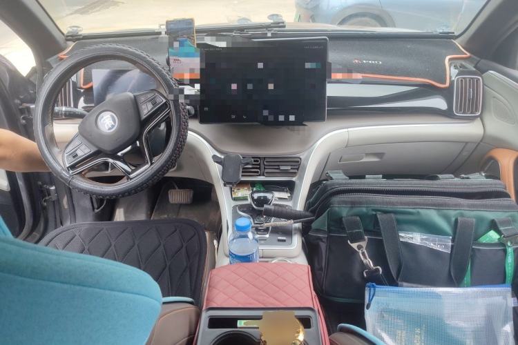 Used BYD Song Pro New Energy 2022 DM-i 110km Flagship Model Center Console