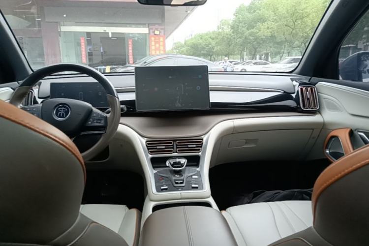 Used BYD Song Pro New Energy 2022 DM-i 110km Flagship Model Center Console