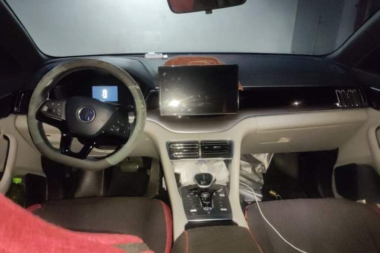 Used BYD Song Pro New Energy 2022 DM-i 110km Flagship Model Center Console