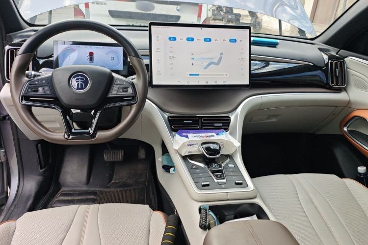 Used BYD Song Pro New Energy 2022 DM-i 110km Flagship Pro Model Center Console