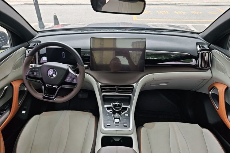 Used BYD Song Pro New Energy 2022 DM-i 110km Flagship Pro Model Center Console