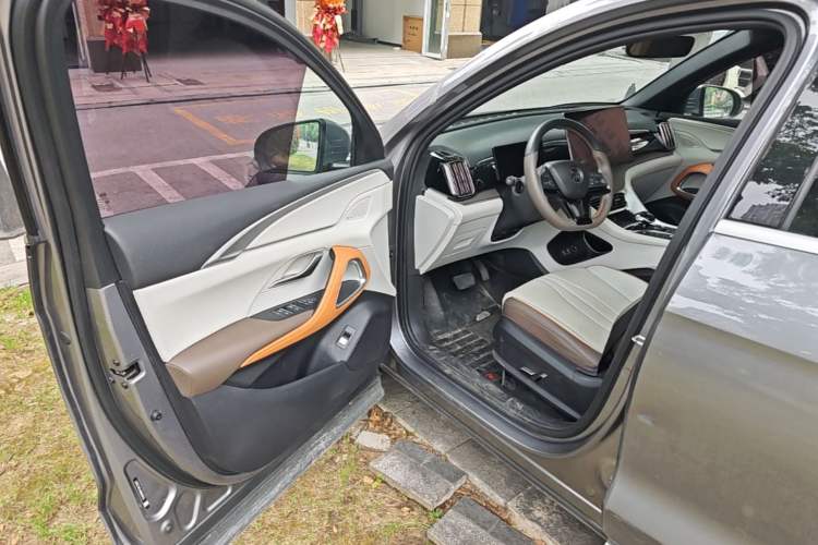 Used BYD Song Pro New Energy 2022 DM-i 110km Flagship Pro Model Driver Seat