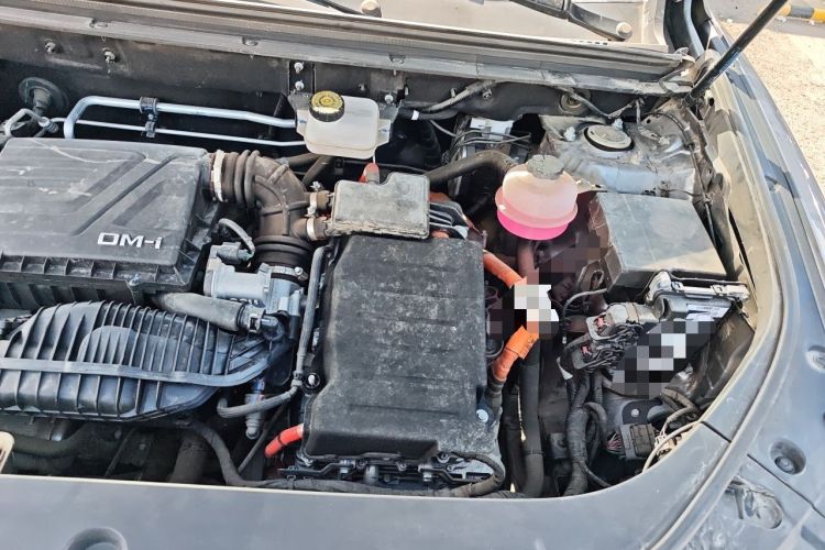 Used BYD Song Pro New Energy 2022 DM-i 110km Flagship Pro Model Engine Bay Left