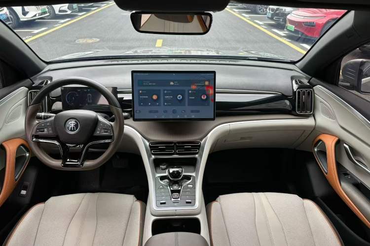 Used BYD Song Pro New Energy 2022 DM-i 110km Flagship Pro Model Interior 1