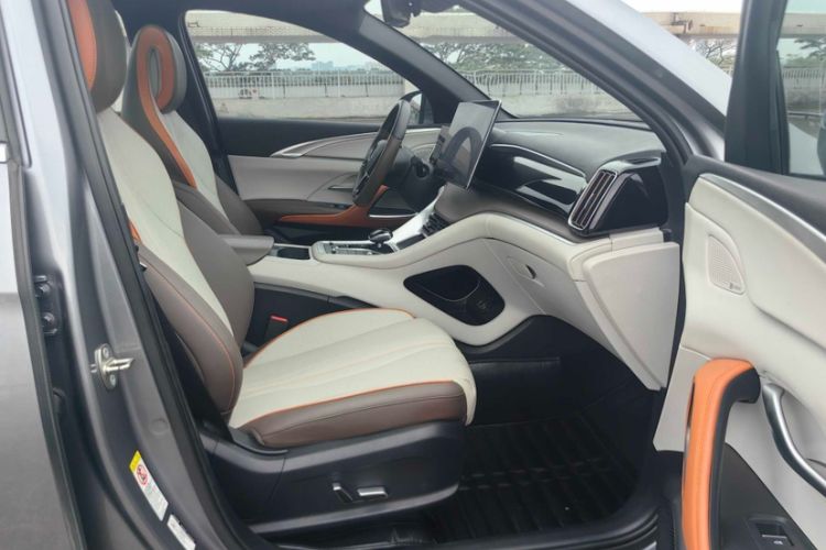 Used BYD Song Pro New Energy 2022 DM-i 110km Flagship Pro Model Interior 1
