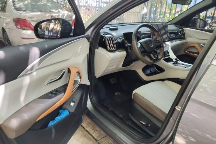 Used BYD Song Pro New Energy 2022 DM-i 110km Flagship Model Interior 3