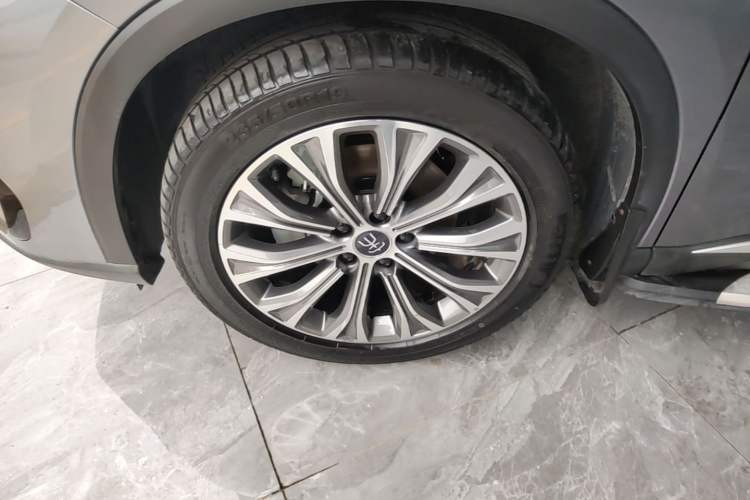 Used BYD Song Pro New Energy 2022 DM-i 110km Flagship Pro Model Left Front Wheel Hub
