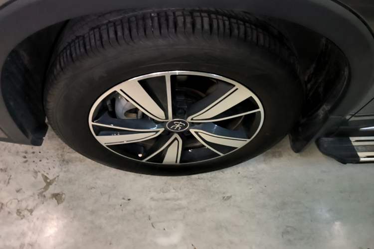 Used BYD Song Pro New Energy 2022 DM-i 51km Prestige Model Left Front Wheel Hub