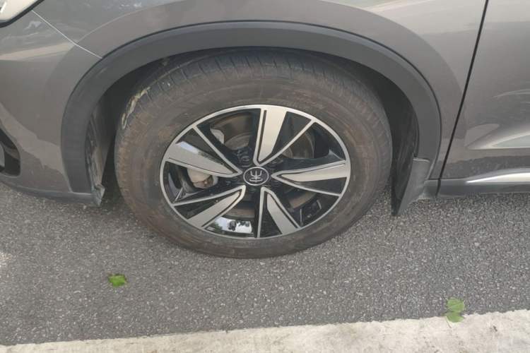 Used BYD Song Pro New Energy 2022 DM-i 110km Flagship Model Left Front Wheel Hub