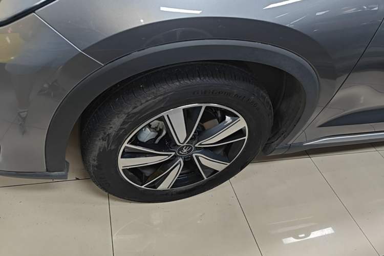 Used BYD Song Pro New Energy 2022 DM-i 51km Prestige Model Left Front Wheel Hub