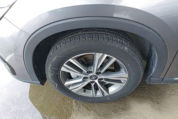 Used BYD Song Pro New Energy 2022 DM-i 51km Prestige Model Left Front Wheel Hub