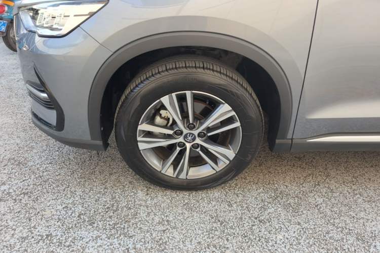 Used BYD Song Pro New Energy 2022 DM-i 51km Luxury Model Left Front Wheel Hub