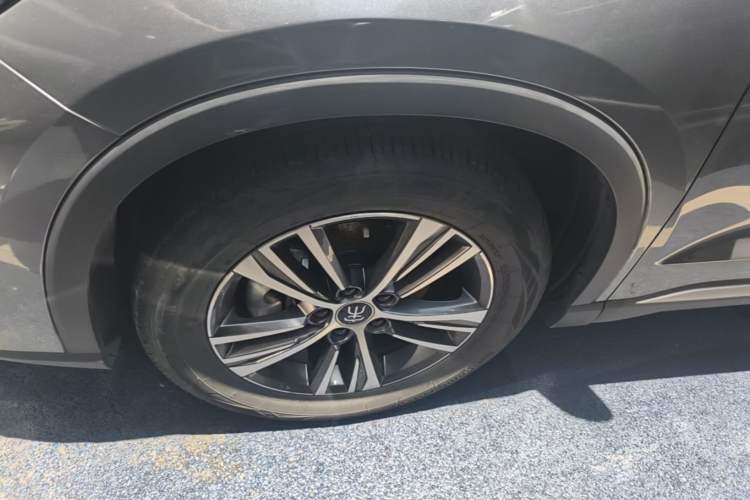 Used BYD Song Pro New Energy 2022 DM-i 51km Luxury Model Left Front Wheel Hub