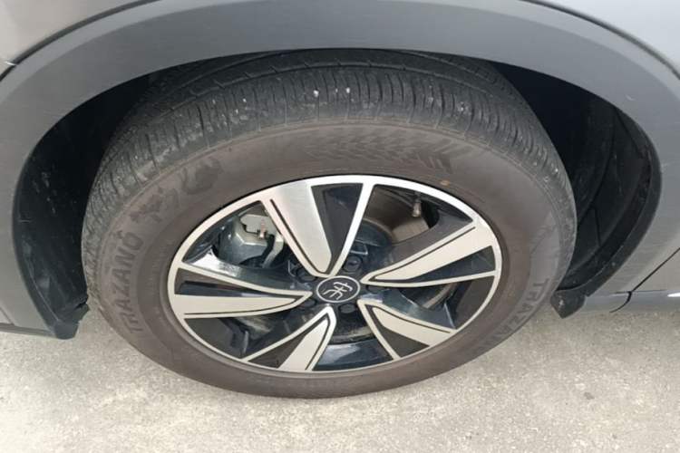 Used BYD Song Pro New Energy 2022 DM-i 110km Flagship Model Left Front Wheel Hub