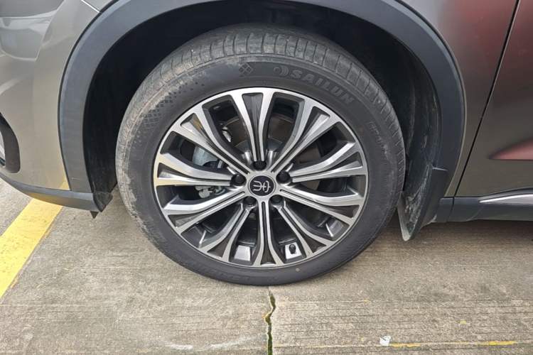Used BYD Song Pro New Energy 2022 DM-i 110km Flagship Pro Model Left Front Wheel Hub
