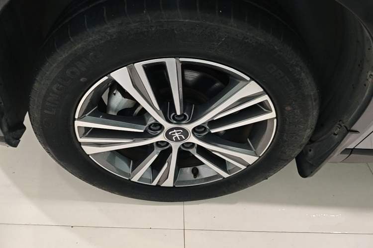 Used BYD Song Pro New Energy 2022 DM-i 51km Prestige Model Left Front Wheel Hub