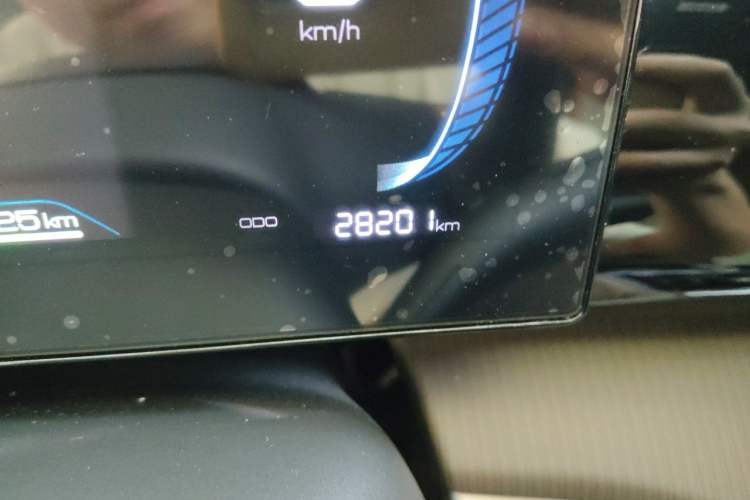 Used BYD Song Pro New Energy 2022 DM-i 110km Flagship Model Odometer Close Up