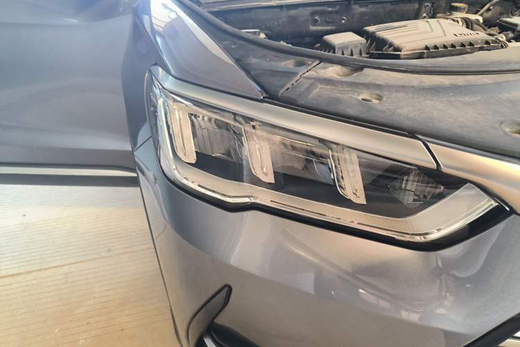 Used BYD Song Pro New Energy 2022 DM-i 110km Flagship Pro Model Right Front Headlight