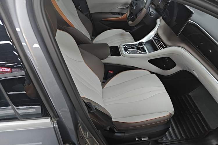 Used BYD Song Pro New Energy 2022 DM-i 51km Prestige Model Right Front Seat