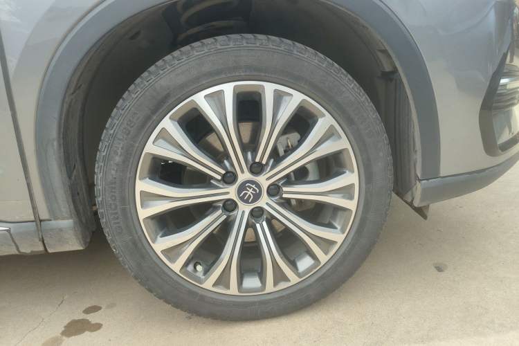 Used BYD Song Pro New Energy 2022 DM-i 110km Flagship Model Right Front Wheel Hub