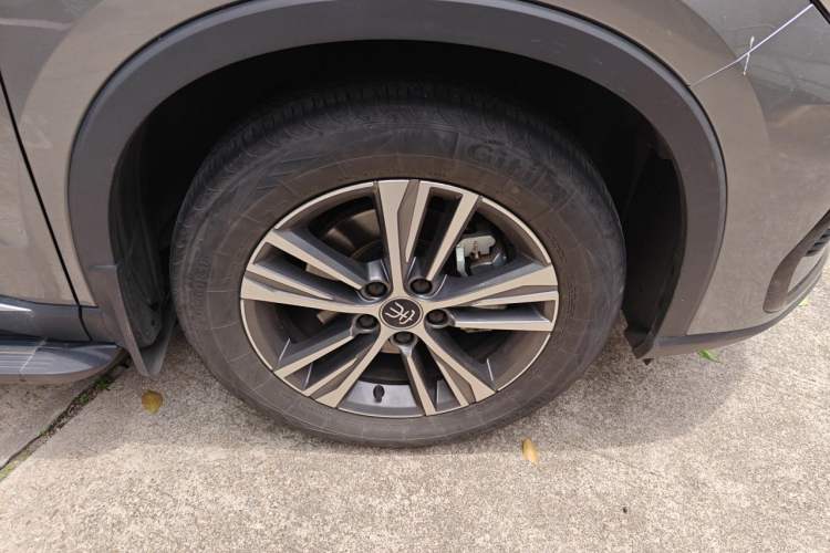 Used BYD Song Pro New Energy 2022 DM-i 51km Prestige Model Right Front Wheel Hub