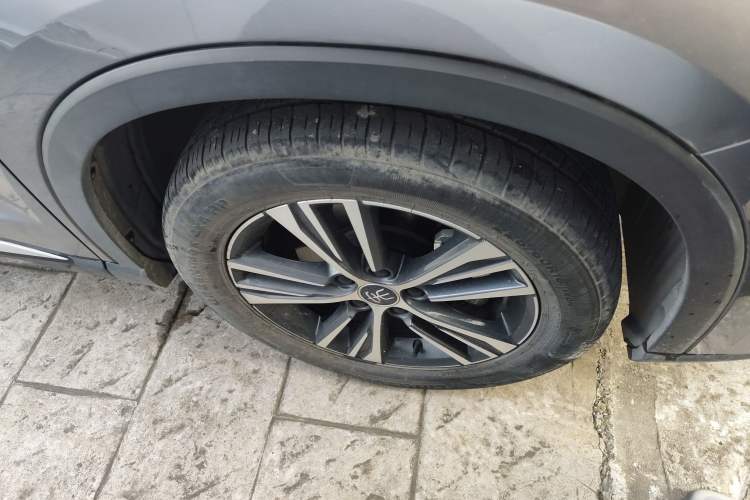 Used BYD Song Pro New Energy 2022 DM-i 51km Luxury Model Right Front Wheel Hub