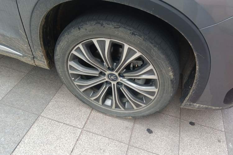 Used BYD Song Pro New Energy 2022 DM-i 110km Flagship Pro Model Right Front Wheel Hub