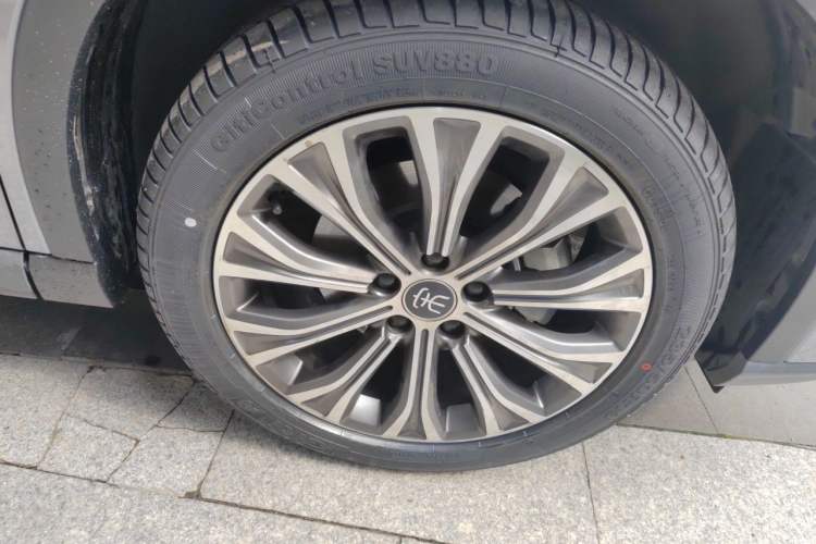 Used BYD Song Pro New Energy 2022 DM-i 110km Flagship Pro Model Right Front Wheel Hub