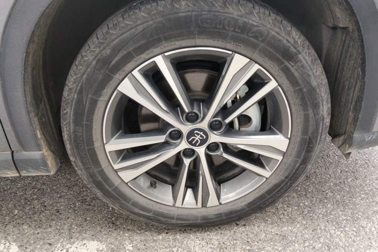 Used BYD Song Pro New Energy 2022 DM-i 51km Prestige Model Right Front Wheel Hub