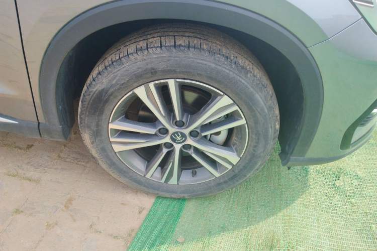 Used BYD Song Pro New Energy 2022 DM-i 51km Prestige Model Right Front Wheel Hub