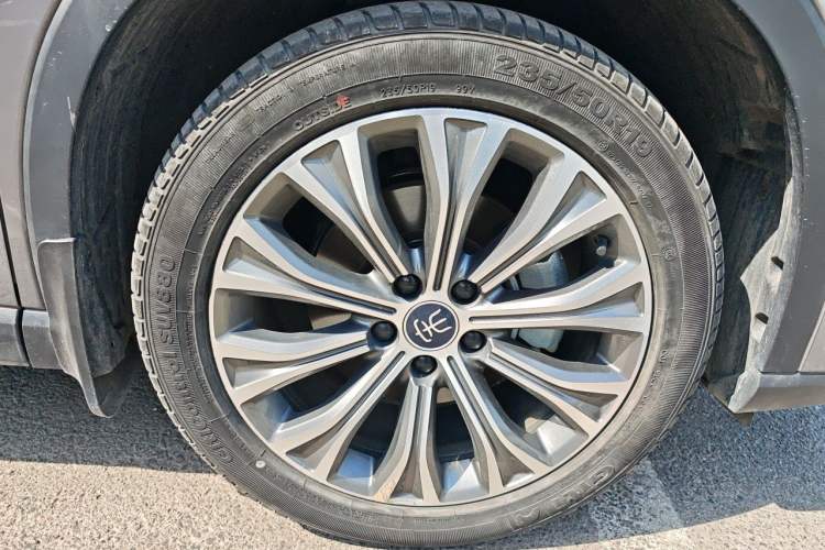 Used BYD Song Pro New Energy 2022 DM-i 110km Flagship Pro Model Right Front Wheel Hub