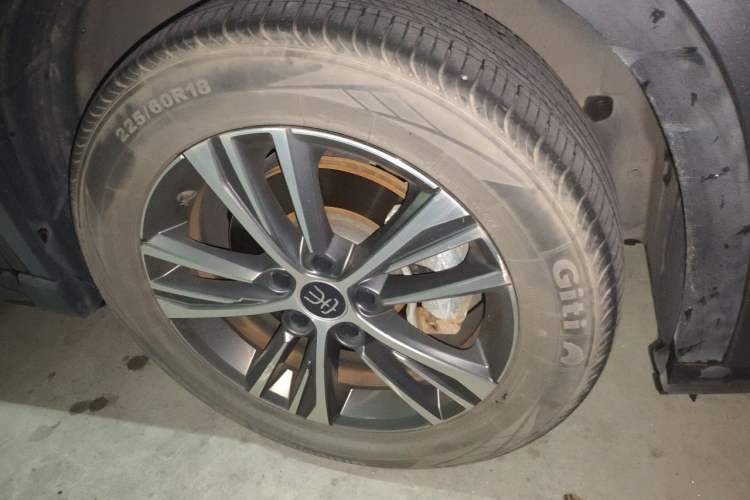 Used BYD Song Pro New Energy 2022 DM-i 51km Prestige Model Right Front Wheel Hub