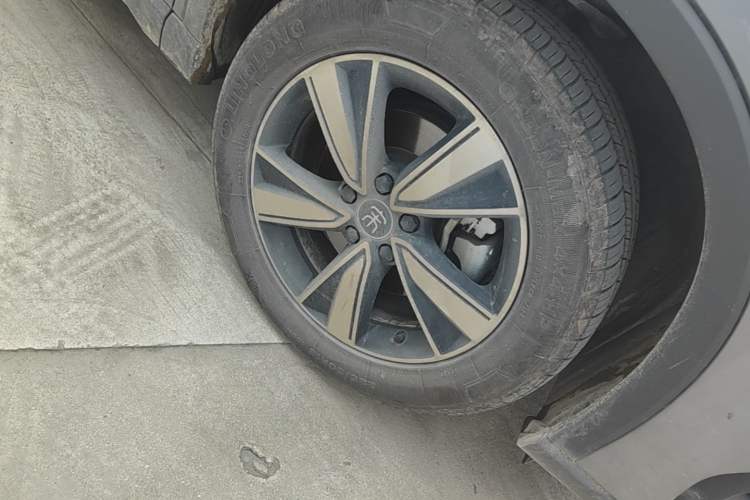 Used BYD Song Pro New Energy 2022 DM-i 110km Flagship Model Right Front Wheel Hub