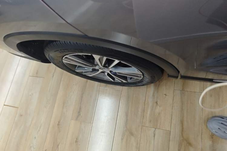 Used BYD Song Pro New Energy 2022 DM-i 51km Prestige Model Right Rear Wheel Hub