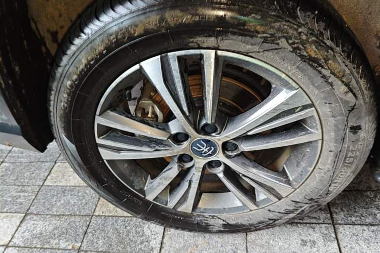 Used BYD Song Pro New Energy 2022 DM-i 51km Prestige Model Right Rear Wheel Hub