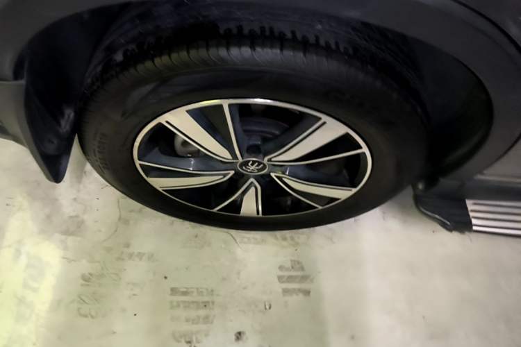 Used BYD Song Pro New Energy 2022 DM-i 51km Prestige Model Right Rear Wheel Hub