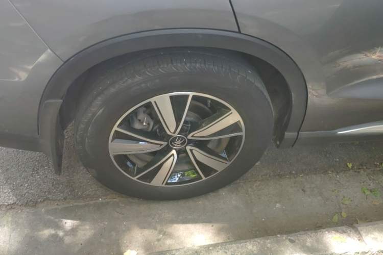 Used BYD Song Pro New Energy 2022 DM-i 110km Flagship Model Right Rear Wheel Hub