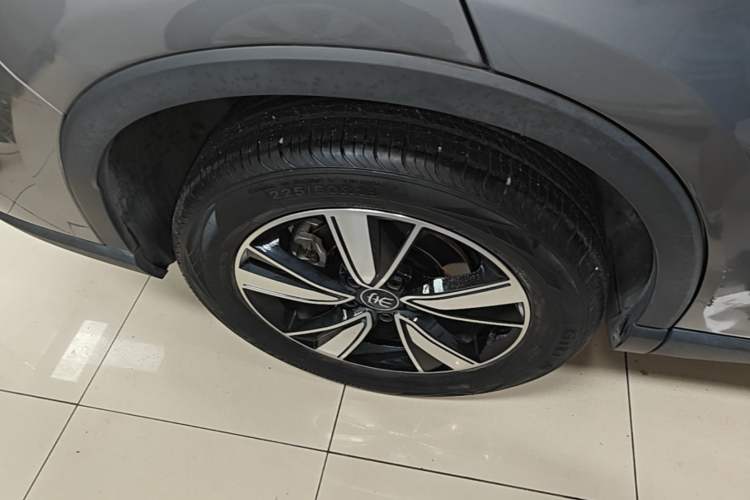 Used BYD Song Pro New Energy 2022 DM-i 51km Prestige Model Right Rear Wheel Hub