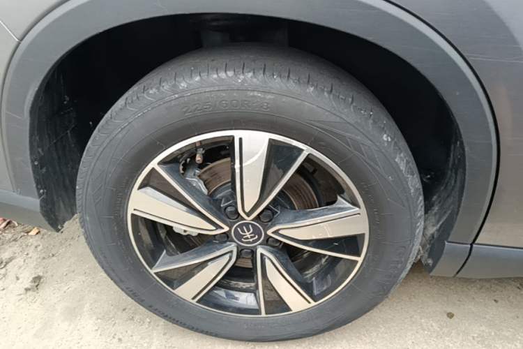 Used BYD Song Pro New Energy 2022 DM-i 110km Flagship Model Right Rear Wheel Hub