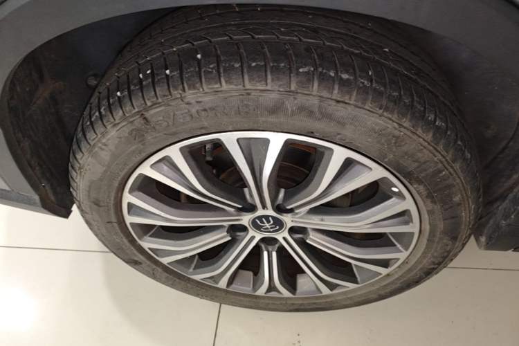 Used BYD Song Pro New Energy 2022 DM-i 110km Flagship Pro Model Right Rear Wheel Hub