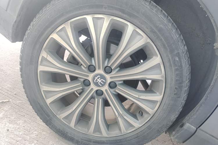 Used BYD Song Pro New Energy 2022 DM-i 110km Flagship Pro Model Right Rear Wheel Hub