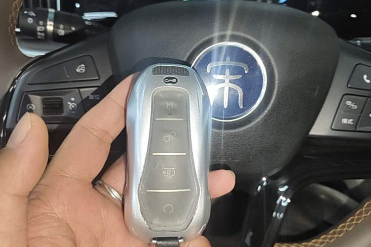 Used BYD Song Pro New Energy 2022 DM-i 51km Luxury Model Vehicle Key