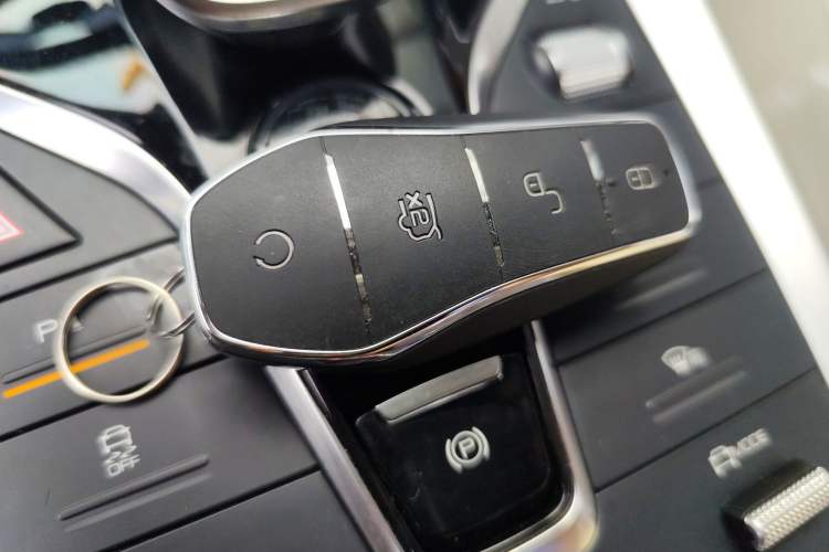 Used BYD Song Pro New Energy 2022 DM-i 51km Luxury Model Vehicle Key