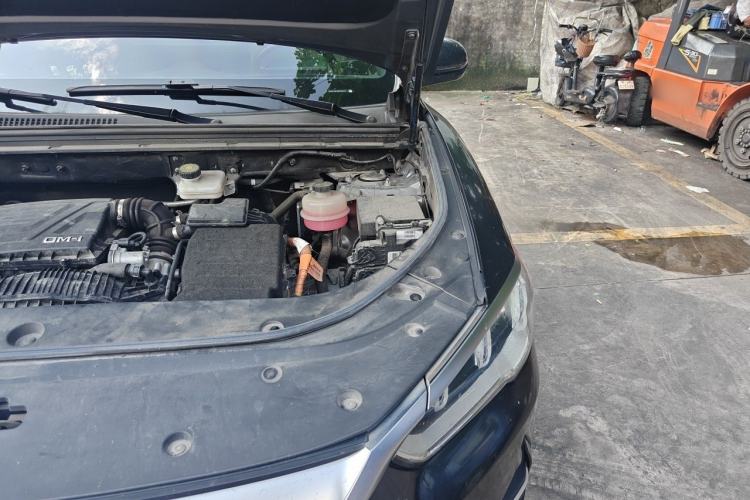 Used BYD Song Pro New Energy 2022 DM-i 110km Flagship Pro Model Engine Bay Left