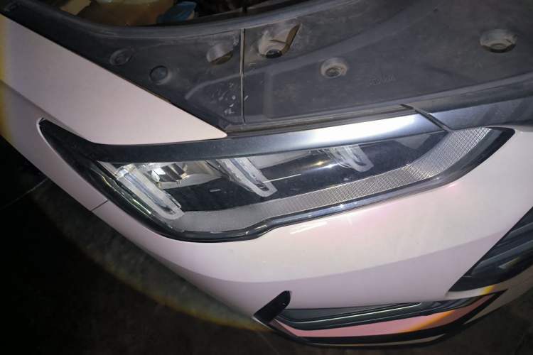 Used BYD Song Pro New Energy 2022 DM-i 51km Prestige Model Right Front Headlight