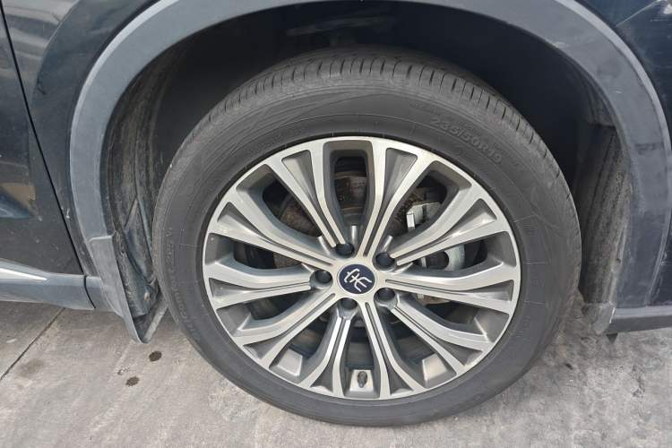 Used BYD Song Pro New Energy 2022 DM-i 110km Flagship Pro Model Right Front Wheel Hub