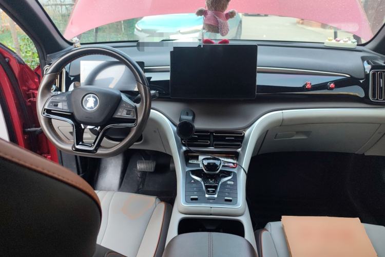 Used BYD Song Pro New Energy 2022 DM-i 110km Flagship Model Center Console
