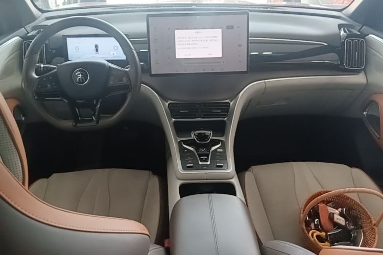Used BYD Song Pro New Energy 2022 DM-i 110km Flagship Pro Model Center Console