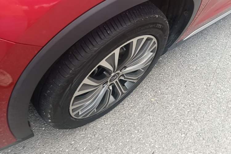 Used BYD Song Pro New Energy 2022 DM-i 110km Flagship Pro Model Left Front Wheel Hub