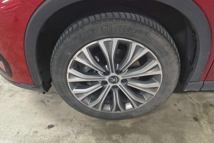 Used BYD Song Pro New Energy 2022 DM-i 110km Flagship Pro Model Left Front Wheel Hub
